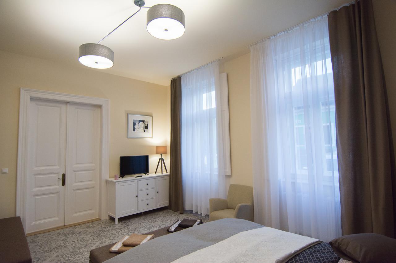 Zora Apartman Eger Eksteriør billede